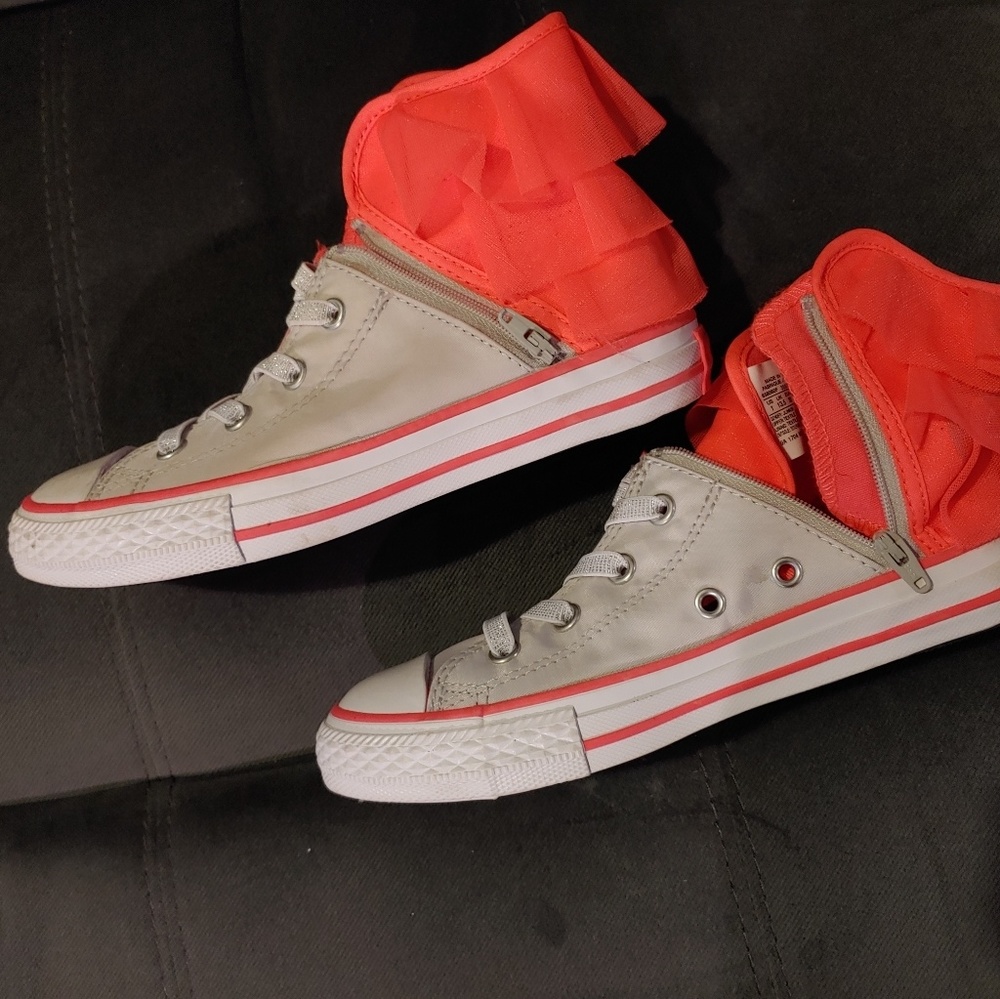 Girls converse size 1